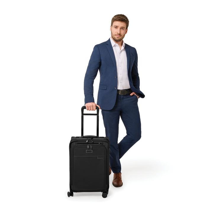 Baseline Essential Carry On Spinner Black