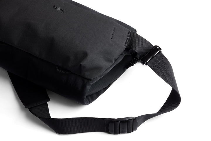 Venture Sling 10L - Camera Edition - Black