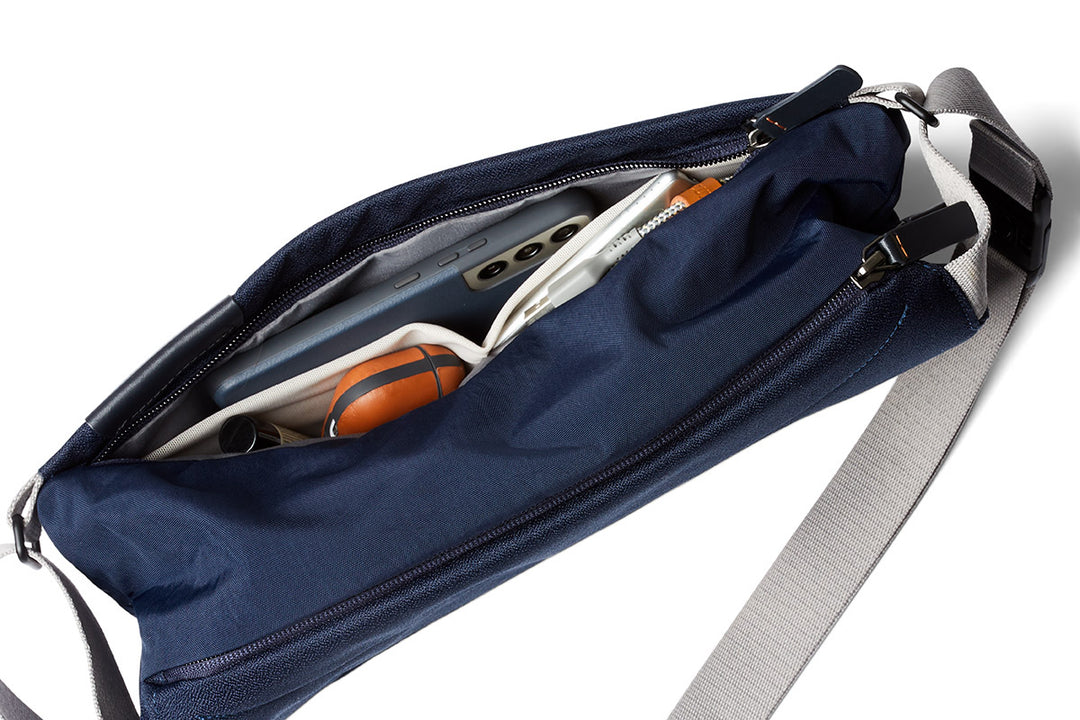 Bellroy Sling - Navy